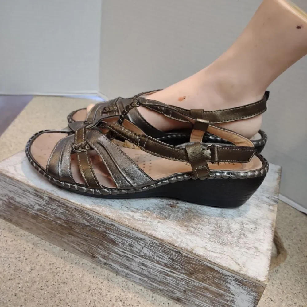 👍 Easy Spirit Bronze Strappy Sandals Size 7 M. A14